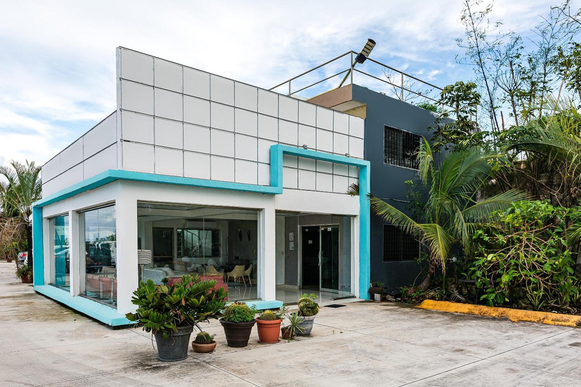 Capital O Cancun International Airport 24 7 Exterior foto